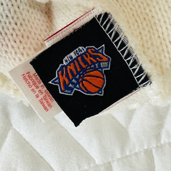 New York Knicks SkiBall Skully Hat O/S NWOT Ski Hat - Picture 6 of 7